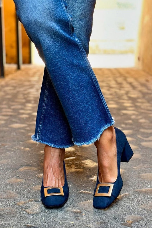 DECOLLETÉ AVEC BOUCLE ET TALON LARGE