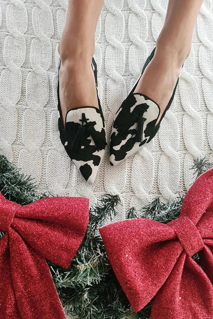 GIULIA | Mocassins raffinés à bout pointu avec élégantes pampilles décoratives