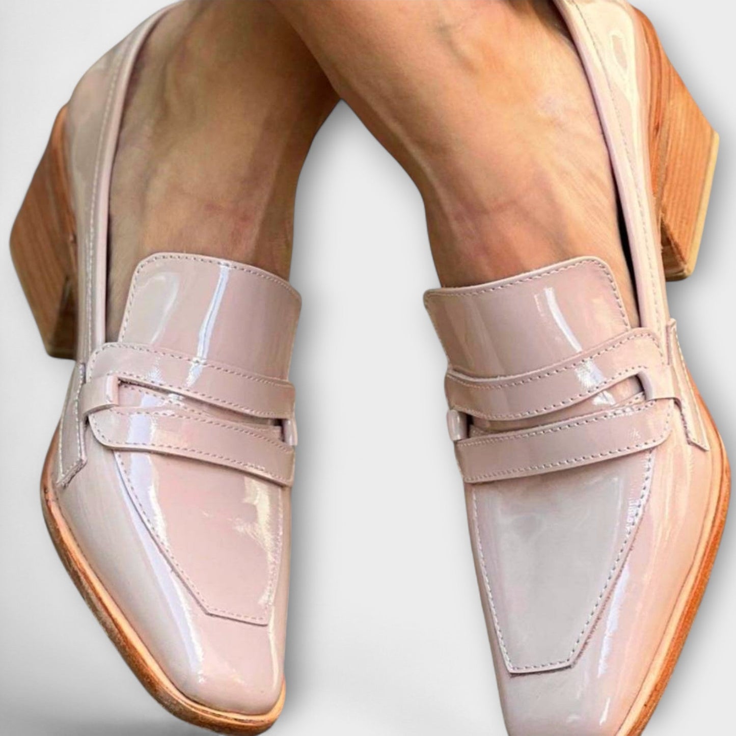 Elaine | Shiny Moccasins