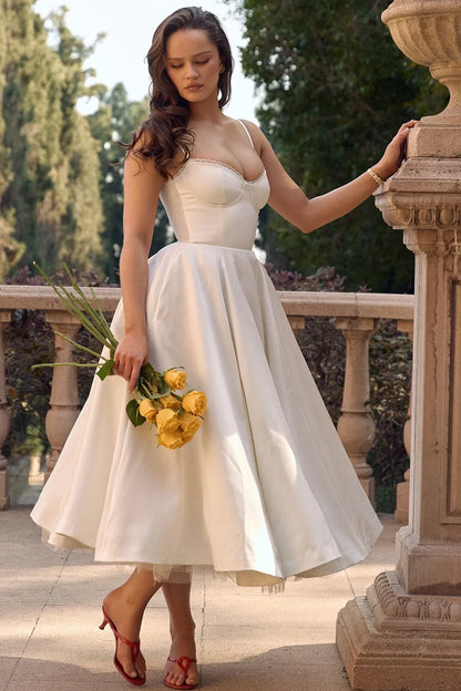 Minerva | Robe Princesse de Luxe à Bretelles Spaghetti